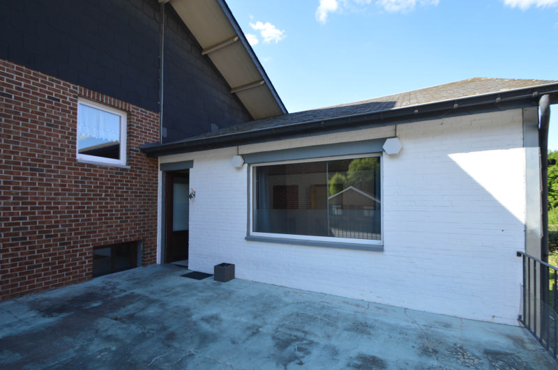 SOUS OPTION - Immeuble de deux appartements garage entrepôt jardin — photo 17