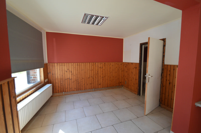 SOUS OPTION - Immeuble de deux appartements garage entrepôt jardin — photo 22