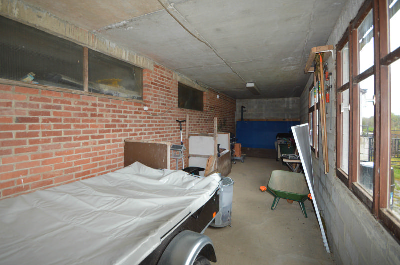 SOUS OPTION - Immeuble de deux appartements garage entrepôt jardin — photo 25