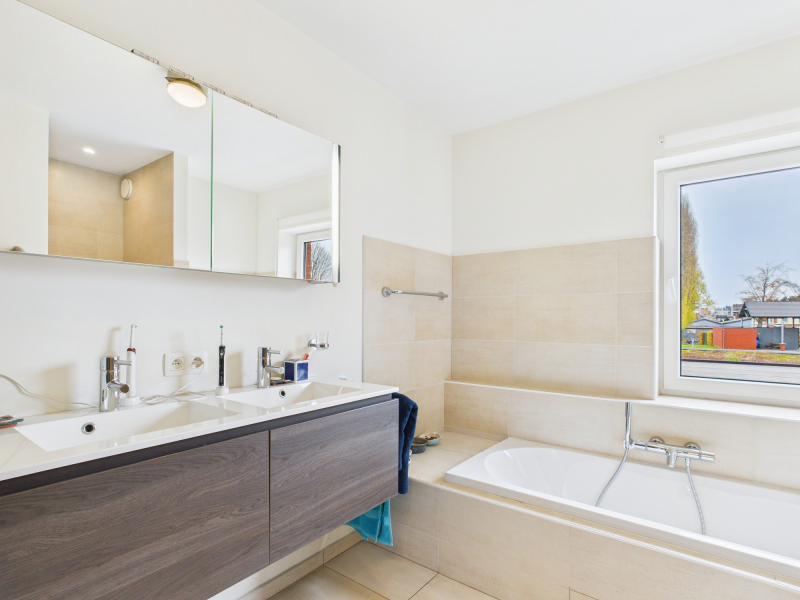 SOUS OPTION - Très bel appartement deux chambres avec tout confort + garage — photo 11