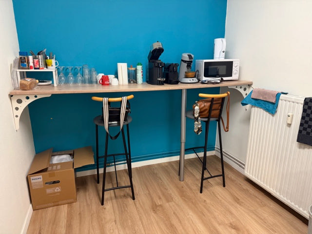 Au centre d'AMAY, bureau de 70m² avec commodités. Loyer mensuel de 900€ charges 215€ + PI 100€: — photo 11