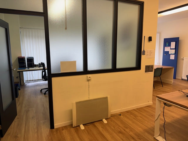 Au centre d'AMAY, bureau de 70m² avec commodités. Loyer mensuel de 900€ charges 215€ + PI 100€: — photo 10
