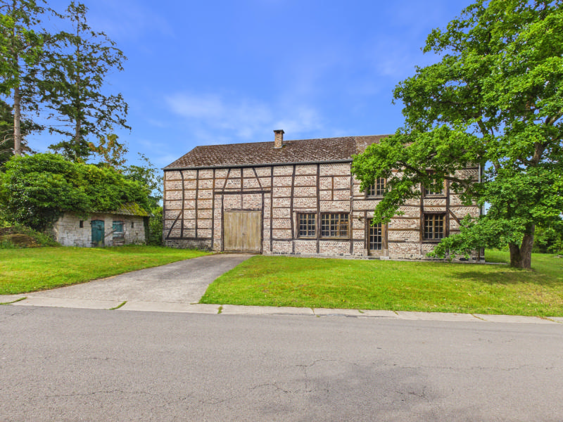 A VENDRE - DURBUY - maison 4 façades