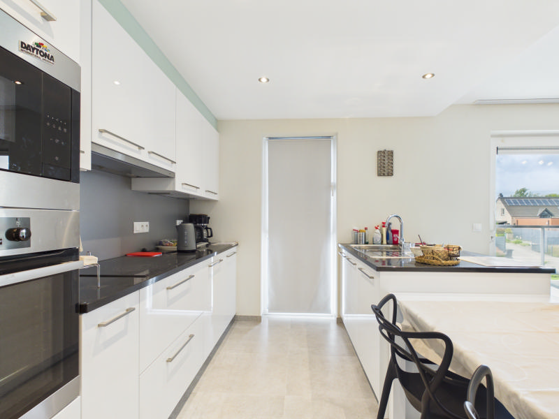 VENDU sous OPTION - VENTE VIAGER OCCUPE d'un magnifique appartement 2 chambres avce garage et emplacement parking — photo 11