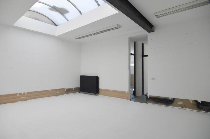 LIEGE - A LOUER - Espace de bureaux avec accès PMR. — photo 4