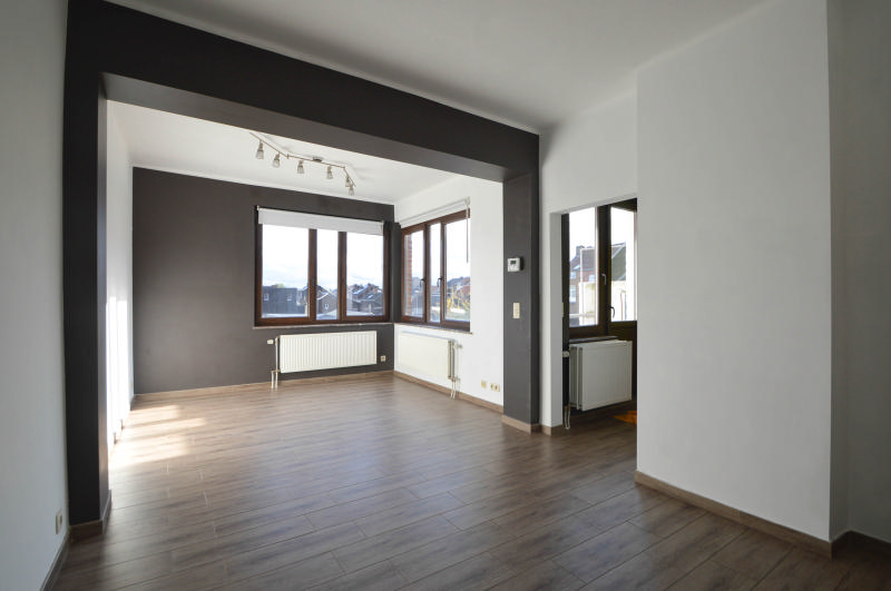 LIEGE - VIVEGNIS appartement 1 chambre, 1 bureau, garage.