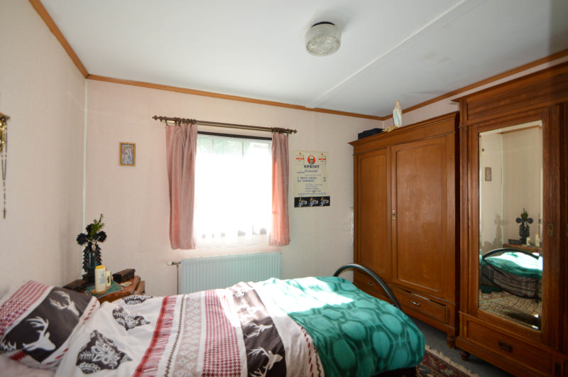 VENDU - Marchin VIAGER OCCUPE (non libre) bungalow 2 chambres séjour cuisine salle de bains wc séparé remise 2 emplacements parking jardin — photo 8