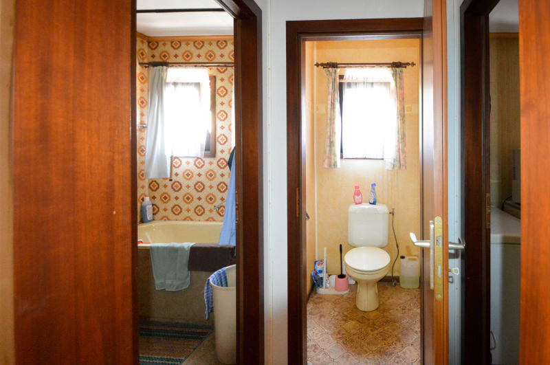 VENDU - Marchin VIAGER OCCUPE (non libre) bungalow 2 chambres séjour cuisine salle de bains wc séparé remise 2 emplacements parking jardin — photo 11