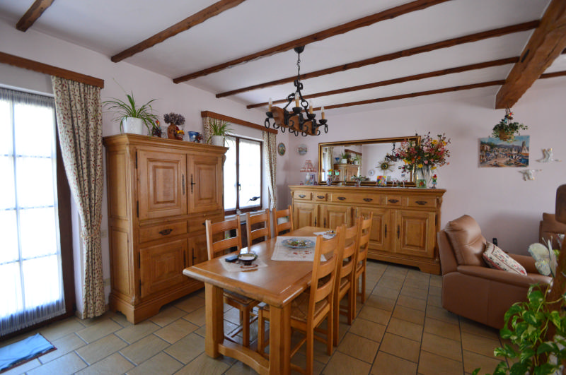 Maison style fermette de 1990 à vendre en VIAGER OCCUPE (réserve d'usufruit à vie) Grand séjour, cuisine, sdb, deux chambres palier/bureau garage et jardin aménagé VUE aérienne https://www.youtube.com/embed/HSoL0RR8Jig — photo 10