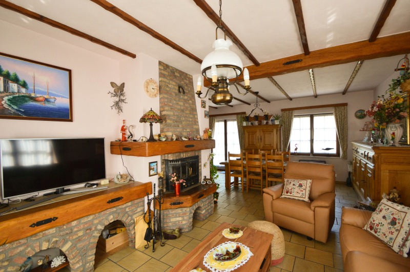 Maison style fermette de 1990 à vendre en VIAGER OCCUPE (réserve d'usufruit à vie) Grand séjour, cuisine, sdb, deux chambres palier/bureau garage et jardin aménagé VUE aérienne https://www.youtube.com/embed/HSoL0RR8Jig — photo 13