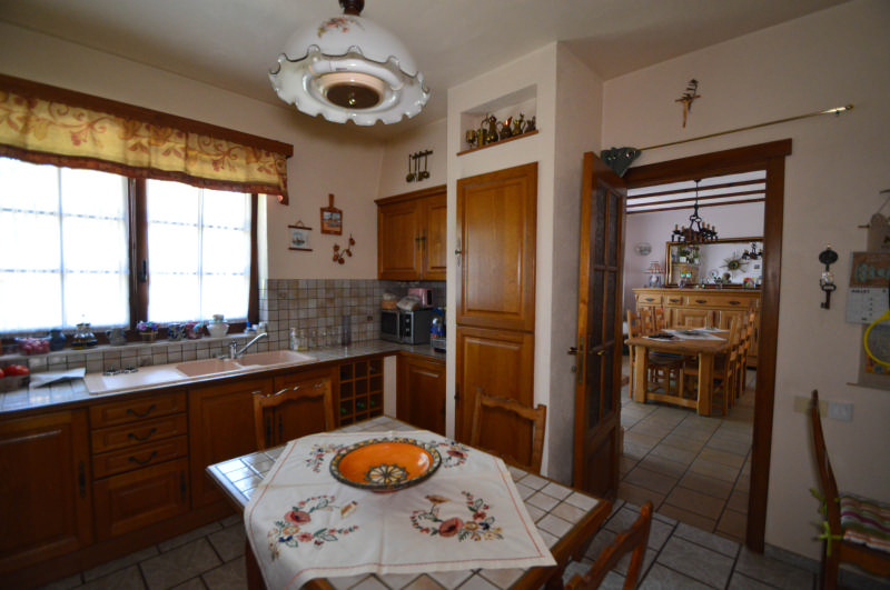 Maison style fermette de 1990 à vendre en VIAGER OCCUPE (réserve d'usufruit à vie) Grand séjour, cuisine, sdb, deux chambres palier/bureau garage et jardin aménagé VUE aérienne https://www.youtube.com/embed/HSoL0RR8Jig — photo 15