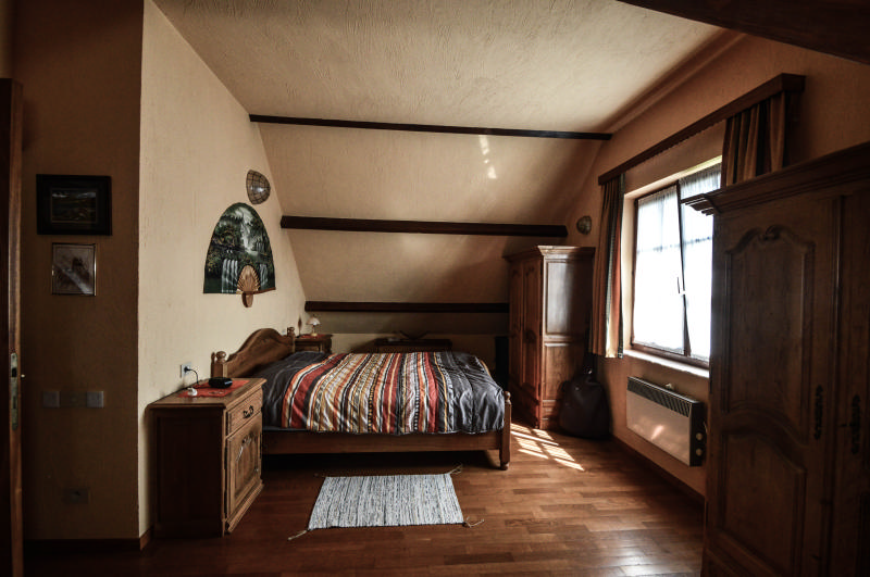 Maison style fermette de 1990 à vendre en VIAGER OCCUPE (réserve d'usufruit à vie) Grand séjour, cuisine, sdb, deux chambres palier/bureau garage et jardin aménagé VUE aérienne https://www.youtube.com/embed/HSoL0RR8Jig — photo 19