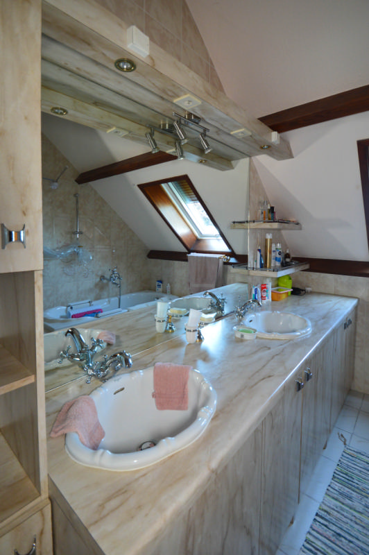Maison style fermette de 1990 à vendre en VIAGER OCCUPE (réserve d'usufruit à vie) Grand séjour, cuisine, sdb, deux chambres palier/bureau garage et jardin aménagé VUE aérienne https://www.youtube.com/embed/HSoL0RR8Jig — photo 22