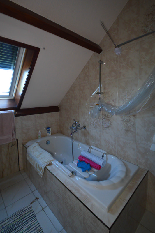 Maison style fermette de 1990 à vendre en VIAGER OCCUPE (réserve d'usufruit à vie) Grand séjour, cuisine, sdb, deux chambres palier/bureau garage et jardin aménagé VUE aérienne https://www.youtube.com/embed/HSoL0RR8Jig — photo 23
